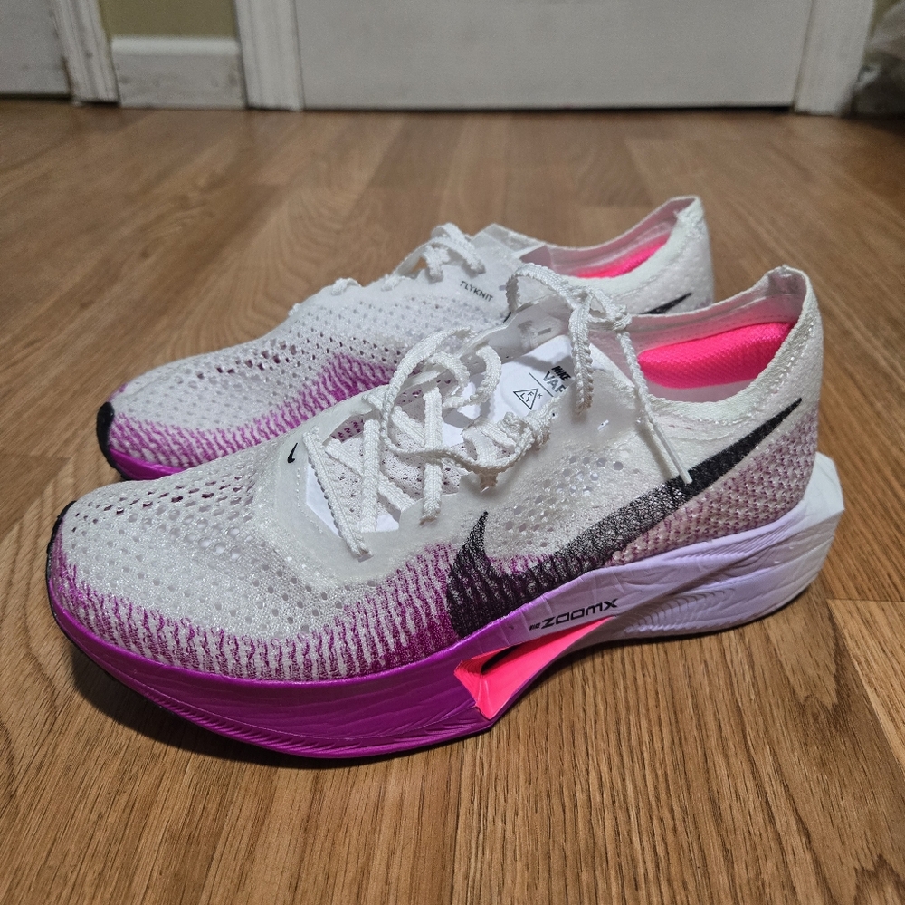Nike Men's ZoomX Vaporfly Next% 3 White Vivid Purple Size 7 DV4129-104 NWOT